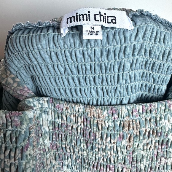 ❗️ Mimi Chica Layered Floral Spaghetti Strap Smocked Dress Size Medium - Picture 7 of 8
